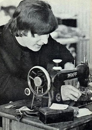 EL VIAJE DE RIDDHI JOHN LENNON